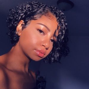 Meet your Posher, Kiana